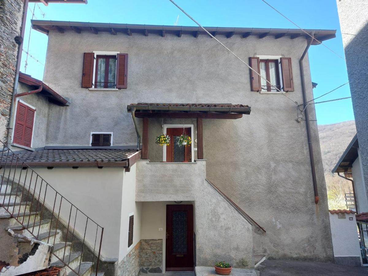 Casa Sassello - Appartamento Menta Dumenza Bagian luar foto